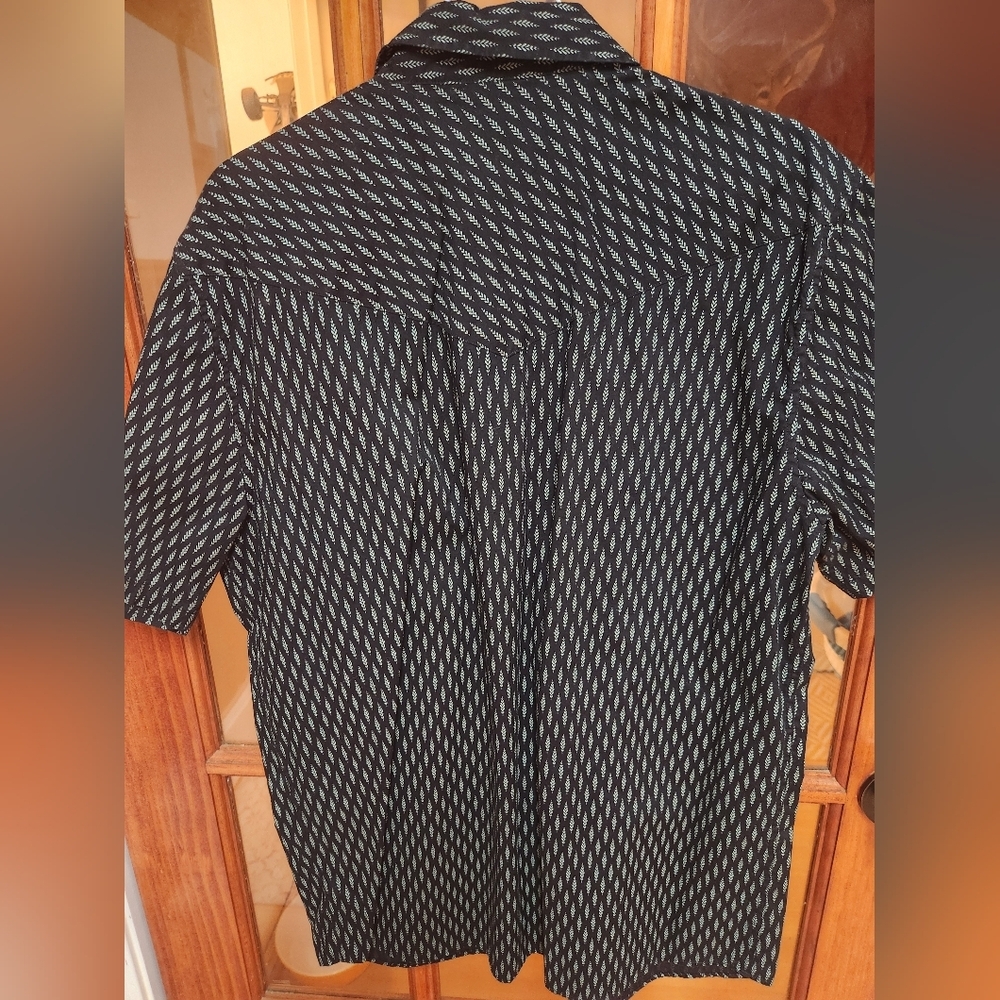 Gibson Black and White Casual Button Down Shirt with Pearl Snaps - Picture 2 of 5